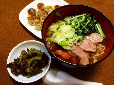 高山ラーメン、ゴーヤの肉味噌和え、焼き焼売