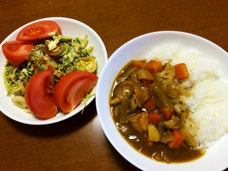 チキンカレー、ちくわと水菜の玉子とじ