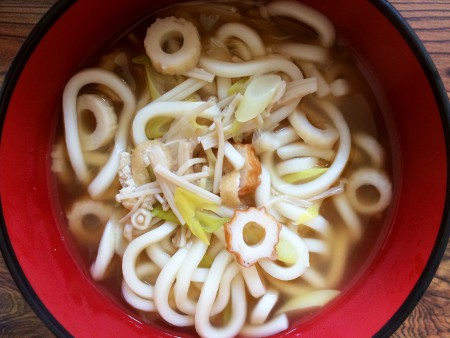 我が家の大定番 たまねぎ氷ダシのうどん